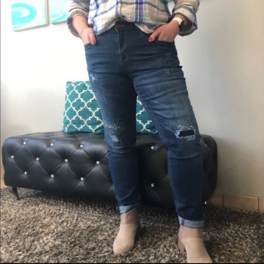 The L&B High Rise Distressed Boyfriend Jean - Sz 22